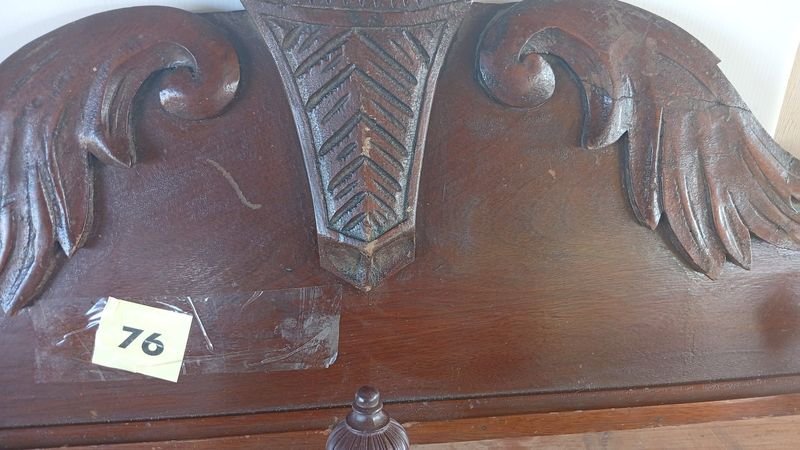 Perchero antiguo de madera con diseño clásico - imagen 4