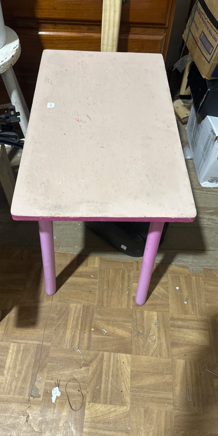 Mesa Infantil Pequeña Rosada
