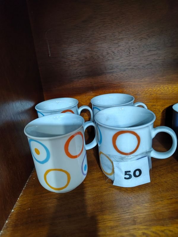 Juego de 4 Tazas para Chocolate Caliente con Diseño de Círculos