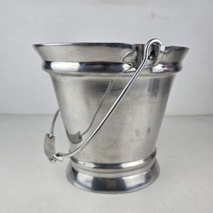 Lote siguiente: Champañera o Balde para Hielo de Peltre con Asa y Etiqueta "Pottery Barn"