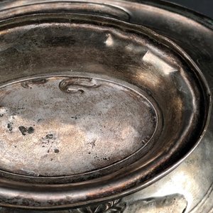 Centro de Mesa Art Nouveau en Metal Plateado con Figura Femenina - imagen 5