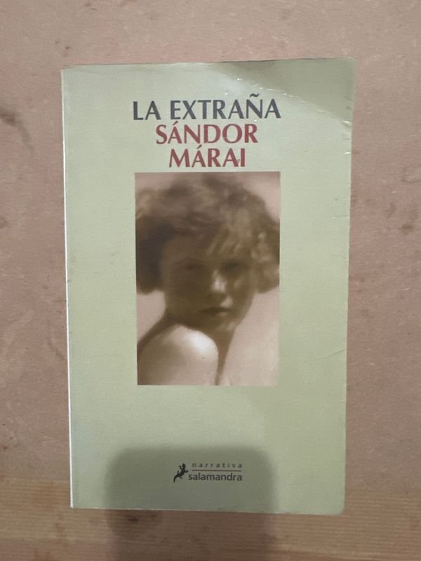 Libro "La Extraña" de Sándor Márai