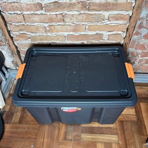 Caja Organizadora Plástica Negra con Tapa y Ruedas - 60 Lts - imagen 5