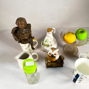 Lote de Jarra, Salero y Adornos Decorativos - imagen 4