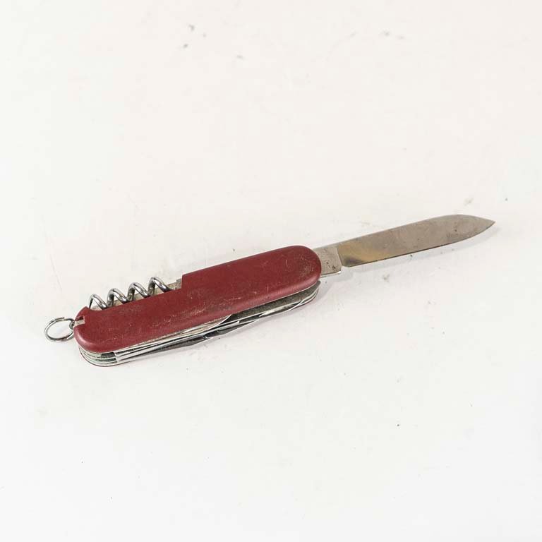 Lote anterior: Navaja Suiza de 16cm con Cuchillo Rojo y Manija de Plata