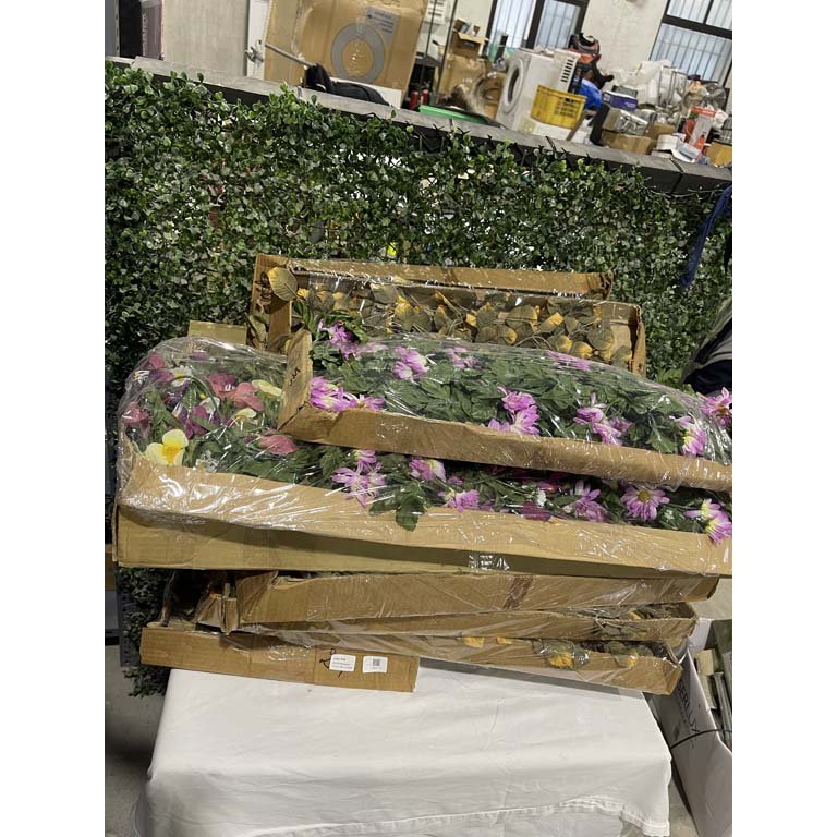 13 Cajas de Flores Artificiales Variadas