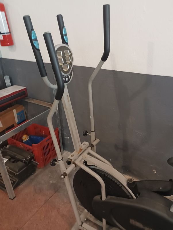 Bicleta / escaladora de entrenamiento en casa - imagen 2