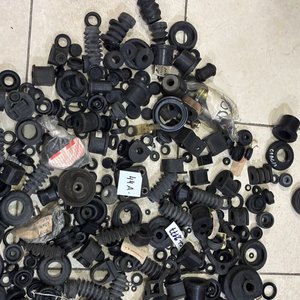 Lote de Fuelles y Gomas Varias para Automotor - imagen 2