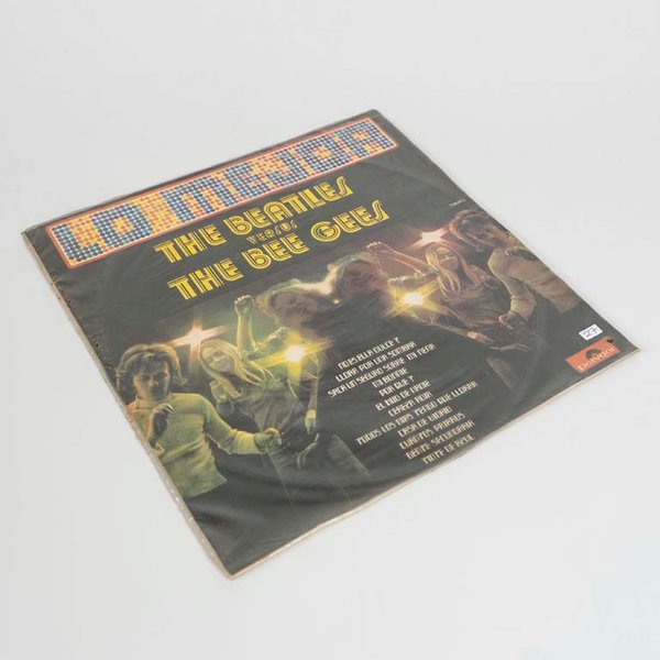 Vinilo LP "Beatles vs Bee Gees" - Sello Polydor - imagen 1