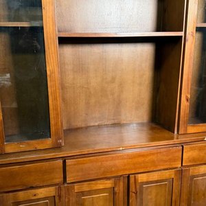 Aparador Moderno de Madera con Puertas y Estantes - imagen 5
