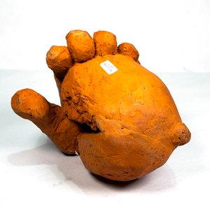 Figura Abstracta de Mano en Cerámica Artesanal - imagen 3