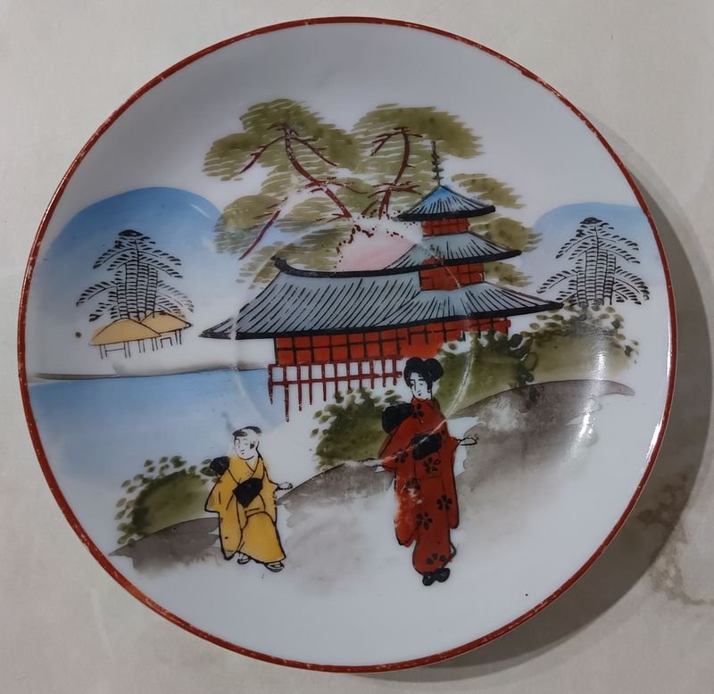 Platillos de Porcelana JAPONESA pintados a mano. Decó; Geishas y paisaje. - imagen 2