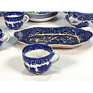 Juego de 14 Piezas de Loza Blanca y Azul con Decoración China - imagen 5