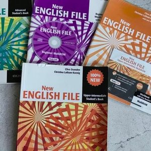 Lote siguiente: Lote de 4 Libros New English File: Advanced, Upper-Intermediate y Beginner