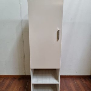 Lote anterior: Mueble Blanco con Puerta y Estantes Abiertos - 50x47x184 cm