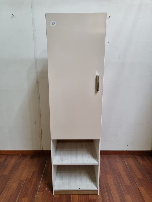 Mueble Blanco con Puerta y Estantes Abiertos - 50x47x184 cm
