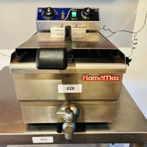 Lote siguiente: Lote #028 – Fritador eléctrico Flamemax, de mesa,  de un servicio, con estructura de acero inoxidable y canasto