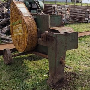 Lote siguiente: Cortadora de Perfiles Eléctrica Italiana Sisal