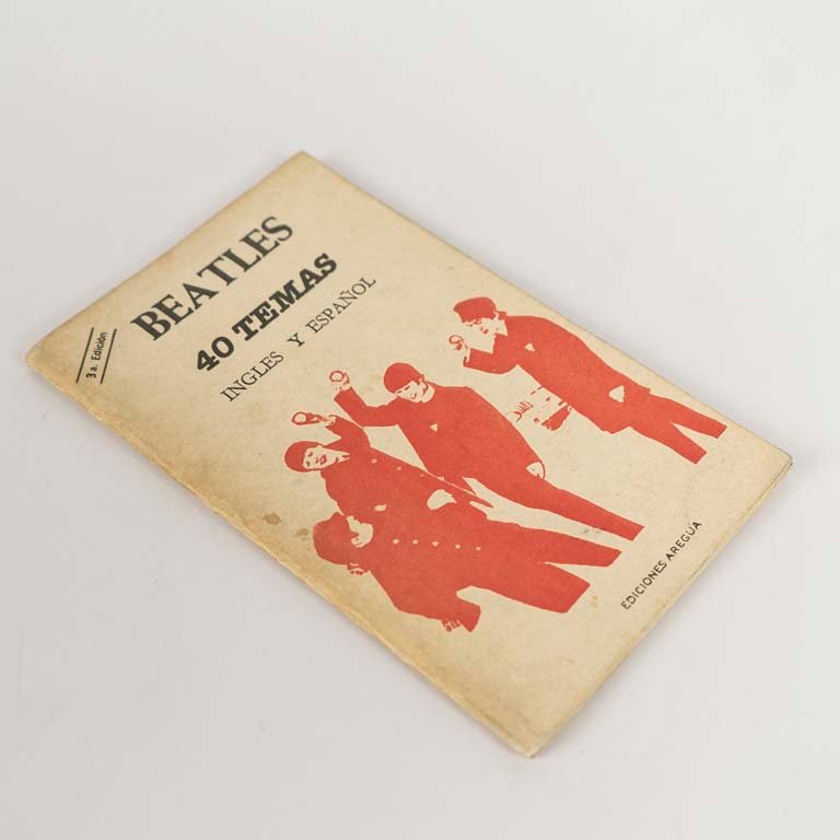 Libro "40 Temas" de Los Beatles: Inglés y Español