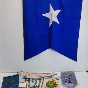 Lote de 8 Banderines Antiguos Fuerza Aérea Uruguaya y Bandera de Comando - imagen 1