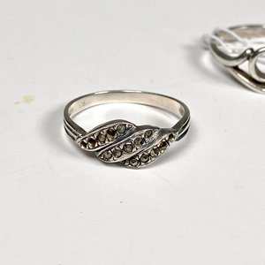 Lote de Tres Anillos de Plata con Diseño y Cadena - imagen 3