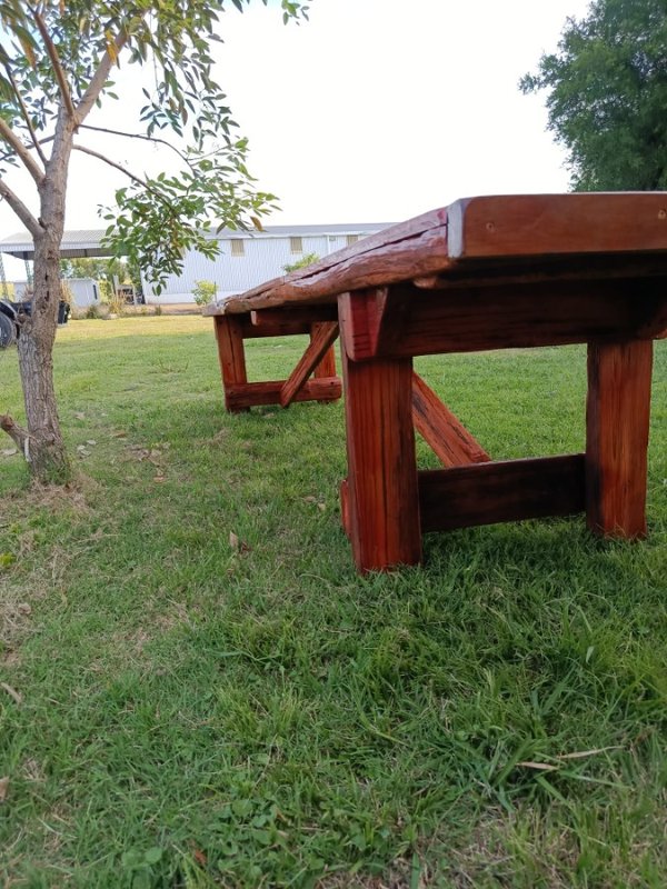 Mesa rustica de madera - imagen 8