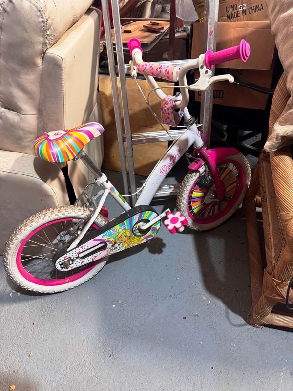 Bicicleta y Monopatin para Niños de la Colección Barbie