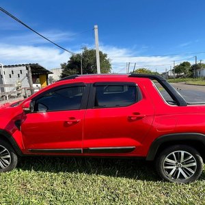 Camioneta Fiat Strada Freedom 2021 Roja - imagen 4