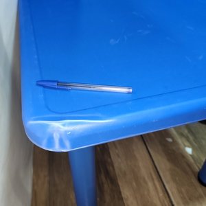 Mesa Infantil Azul PVC Reforzada con Patas Metálicas - 120x60cm - imagen 4
