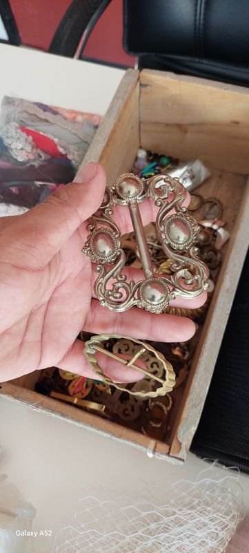 Lote de cintas, hebillas y accesorios variados - imagen 7