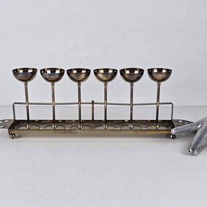 Lote anterior: Juego de 6 Copas de Plata Antigua con Soporte Decorativo