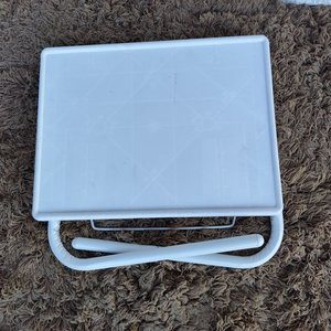 Mesa Plegable de Camping Blanca con Tapa Plástica y Patas Regulables - imagen 9