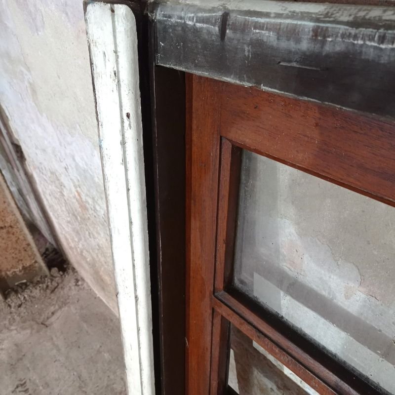 Ventana de tres hojas batientes en cedro con marco y vidrio - imagen 6