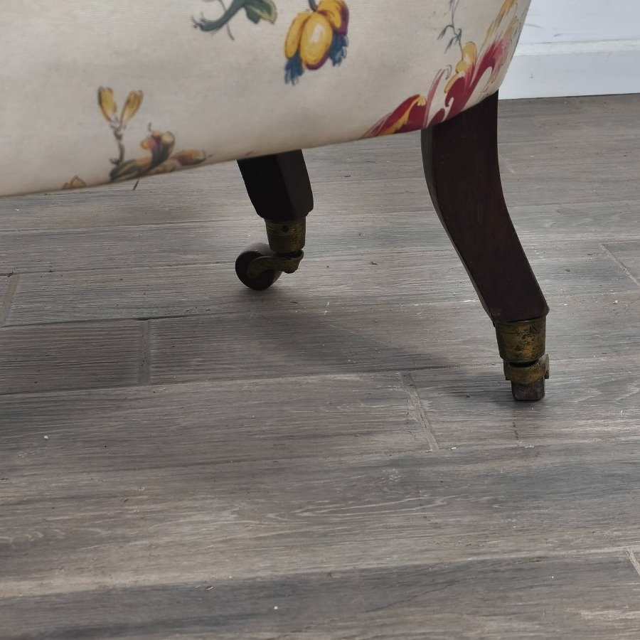 Sillón victoriano de estilo clásico con tapizado floral - imagen 10