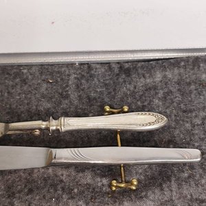 Juego de Cuchillo y Tenedor Trinche con Soportes de Bronce - imagen 4