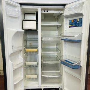 Heladera Frigidaire Profesional de dos puertas con dispensador - imagen 5