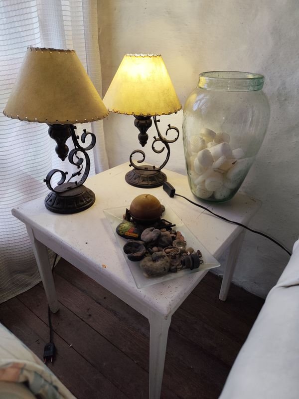Juego de 2 Lámparas de Mesa y Florero Decorativo