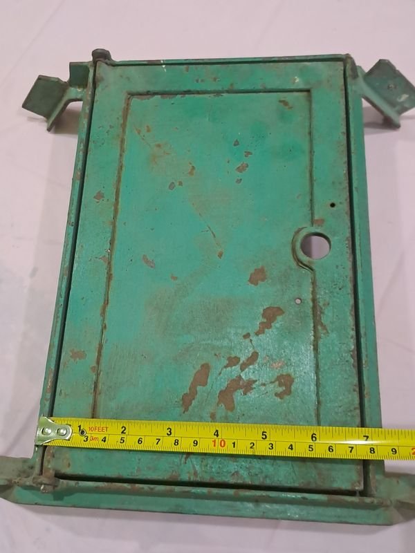 Puerta de caja fuerte en hierro de fundición antigua - imagen 4