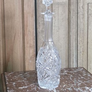 Lote siguiente: Licorera Antigua de Cristal Tallado con Tapón