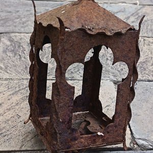 Antiguo Farol Colonial de Hierro Forjado y Pasador de Puerta - imagen 3