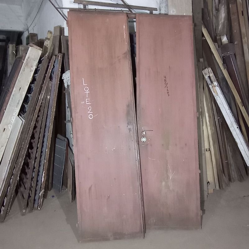 Puerta de hierro en carpintería, dos hojas y marco - imagen 1