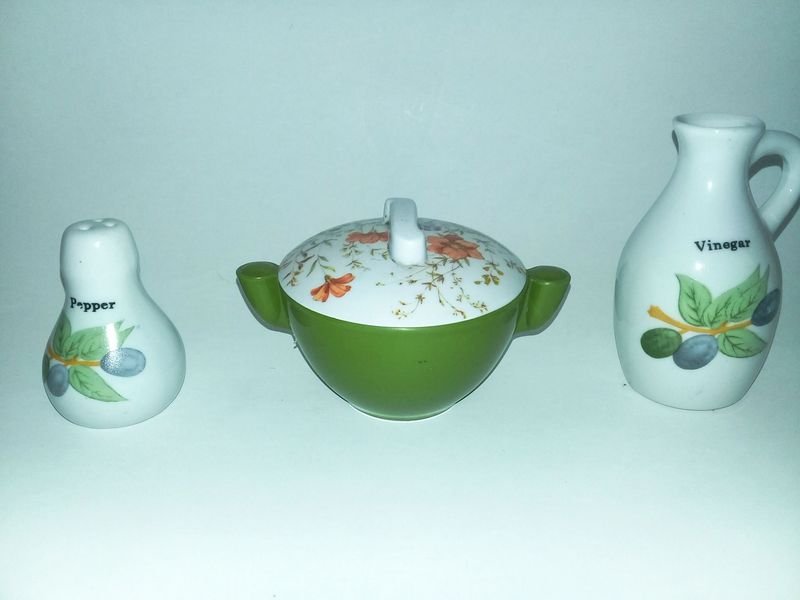 Lote siguiente: Conjunto de recipientes de cocina en cerámica