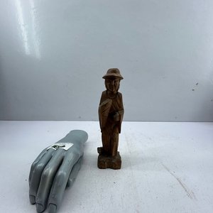 Lote siguiente: Talla de Madera Figura Humana con Sombrero