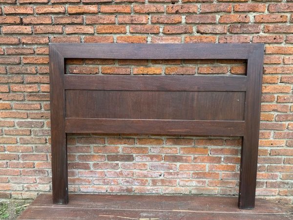 Respaldo de Cama de Cedrillo Estilo Moderno