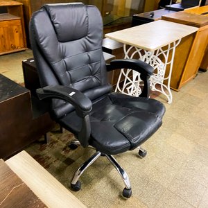 Lote anterior: Sillón de Oficina Giratorio Negro