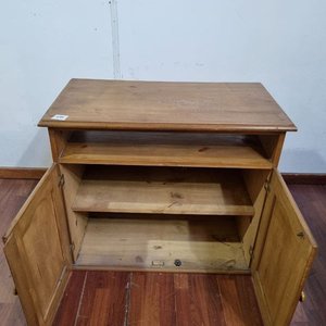 Mueble Bajo de Madera con Estante y Puertas - imagen 2