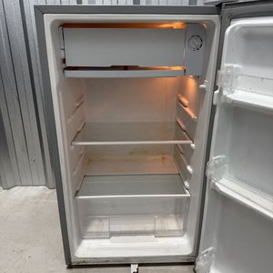 Heladera Minibar Newpoint FR-92S Plateada con Cerradura - imagen 8