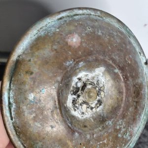 Portavelas de Bronce y Dos Pastilleros Metálicos - imagen 5