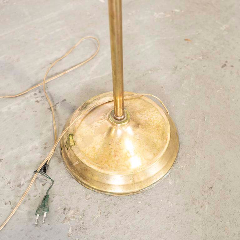 Lámpara de pie en bronce con pantalla y detalle - imagen 3