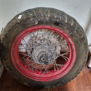Lote de Ruedas de Motocicleta y Artículos de Bazar Varios - imagen 4